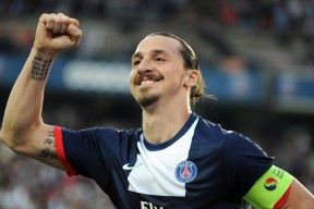 九游娱乐-德罗巴第15赛季高光时刻，日本球迷疯狂欢呼！